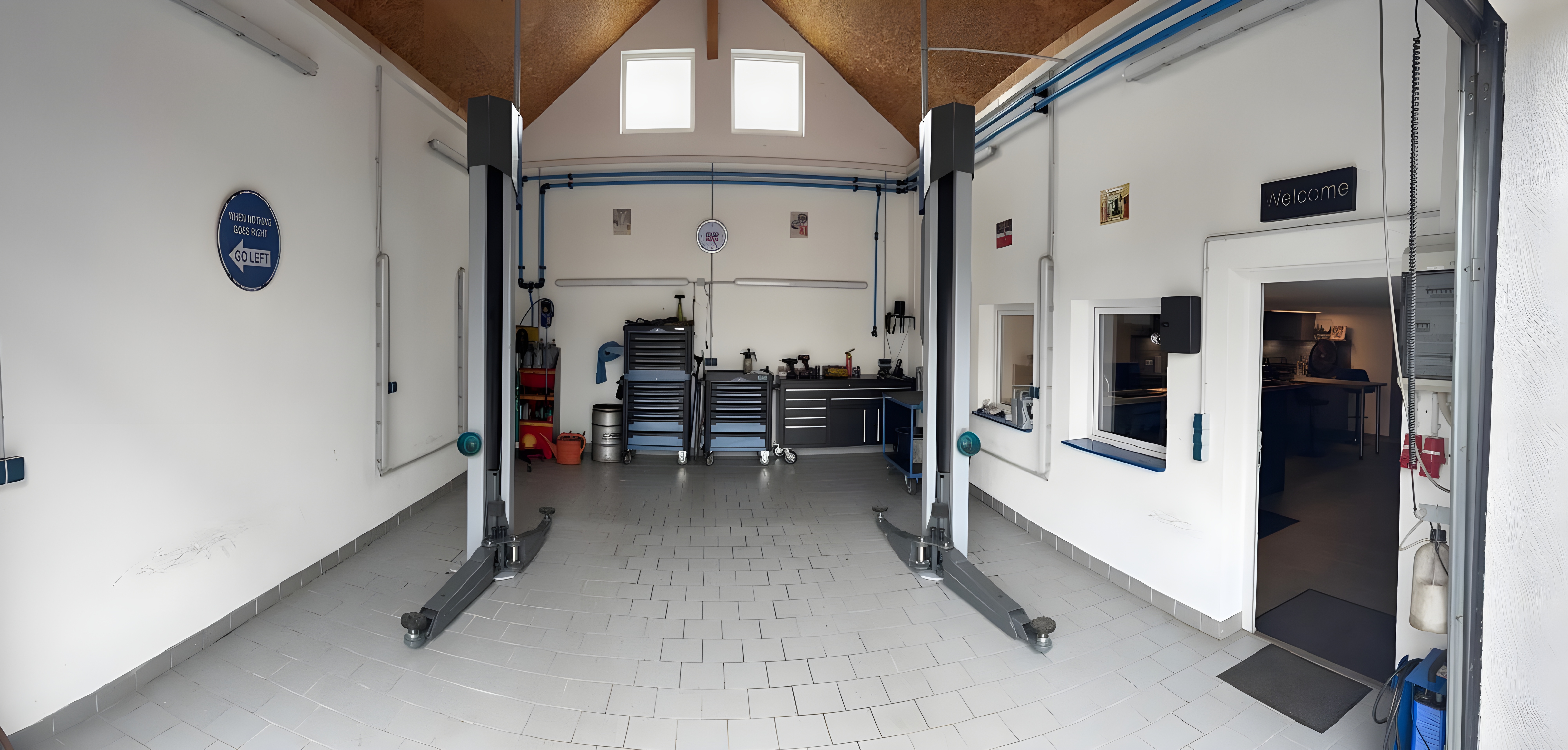 Peter Wagner in der Werkstatt